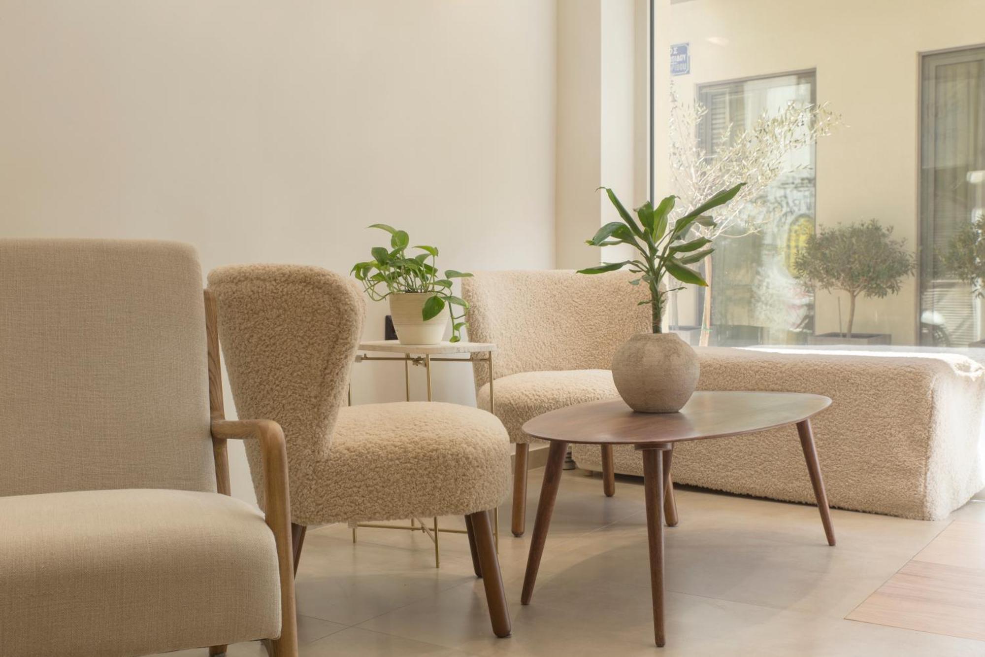 Living Stone Atena